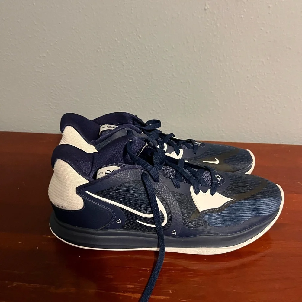 Nike Navy and White Kyrie Low 5 TB Midnight Navy